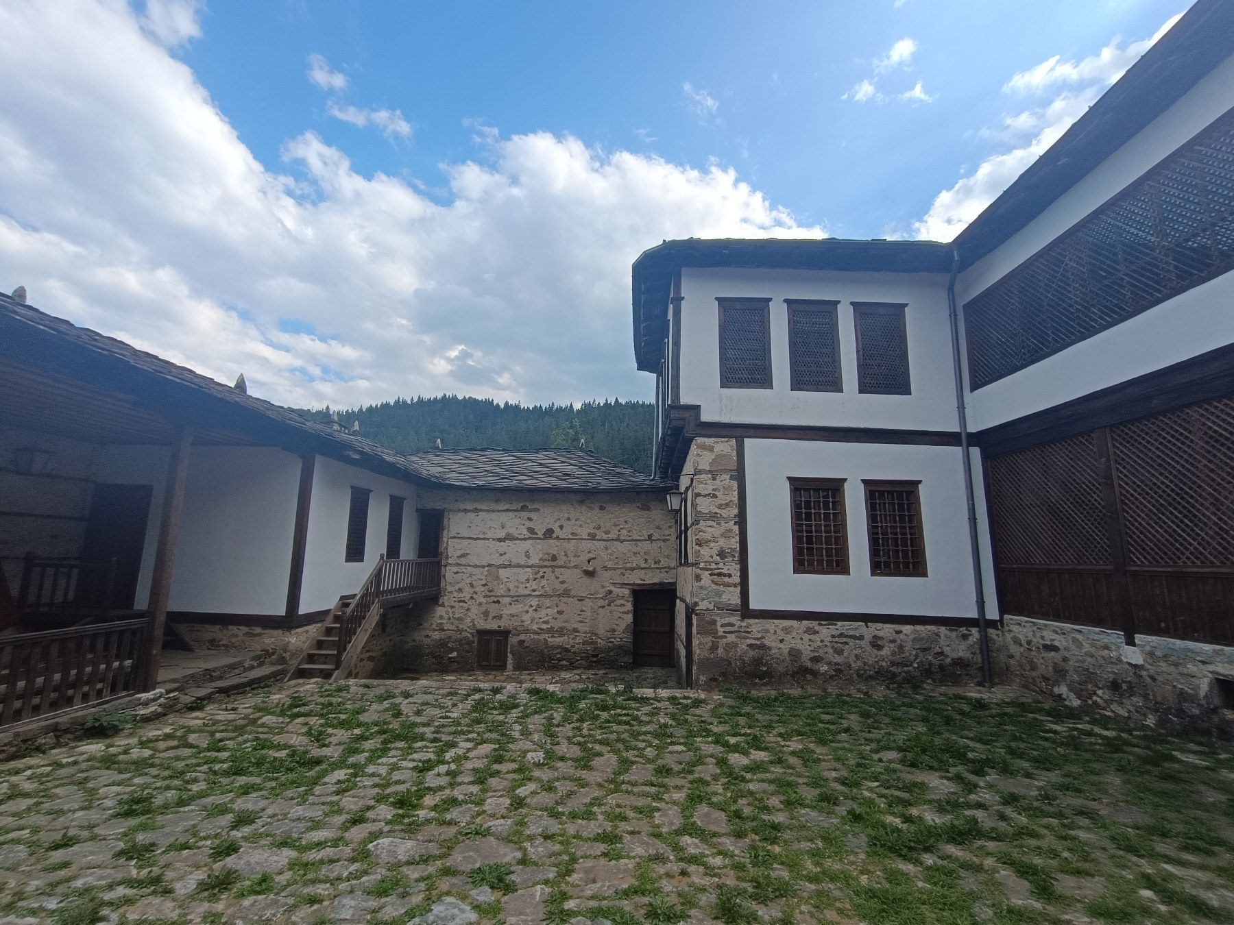 Агушевите конаци в Могилица